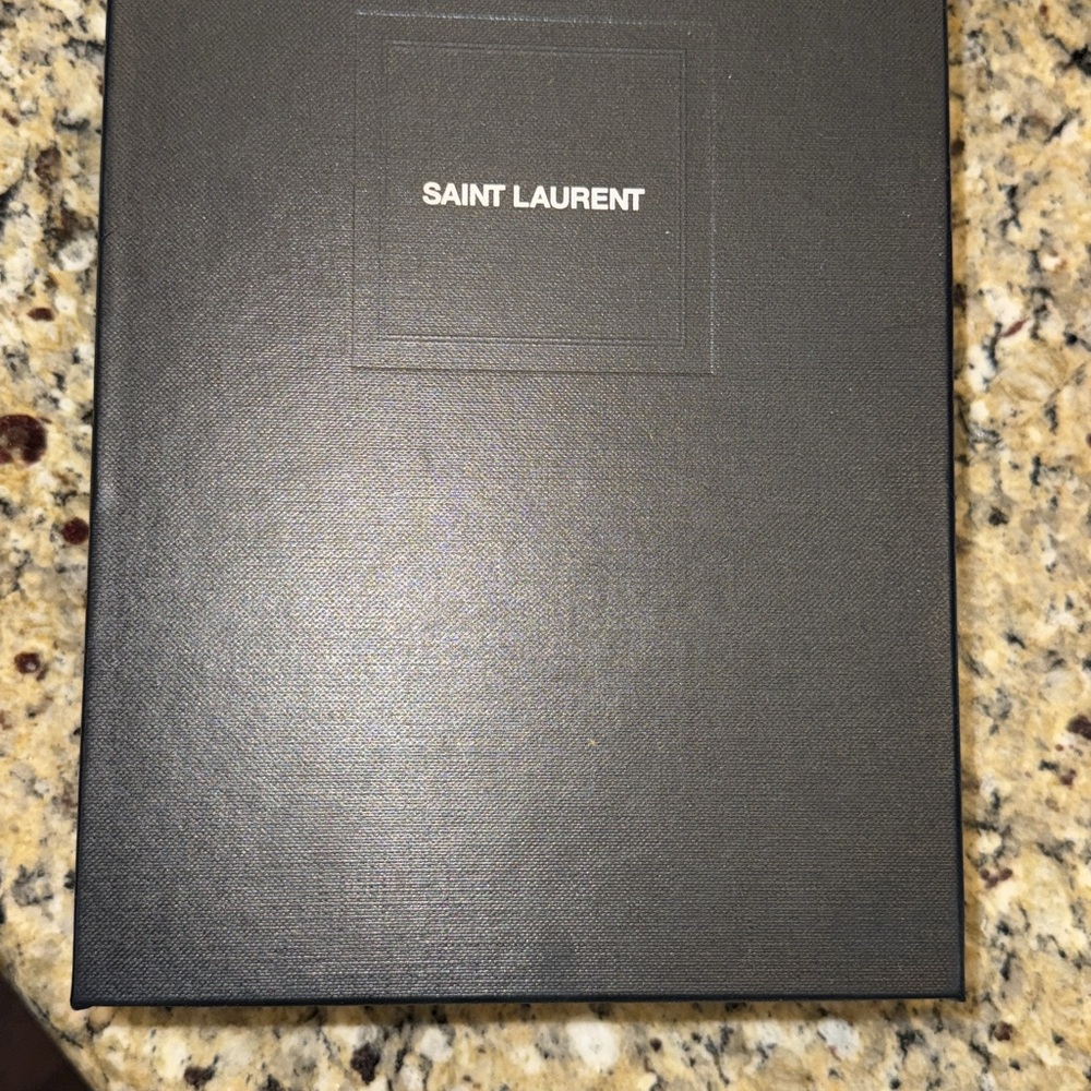 SAINT LAURENT
Cassandre Chain matelassé textured-leather wallet - Picture 5 of 6